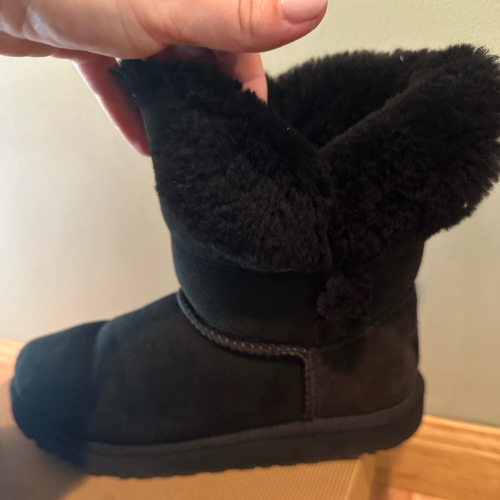UGG Bailey Button - Picture 11 of 12